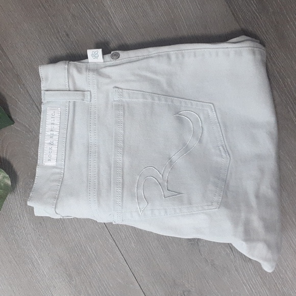 Rock & Republic Mint Green Jeans - Picture 10 of 13
